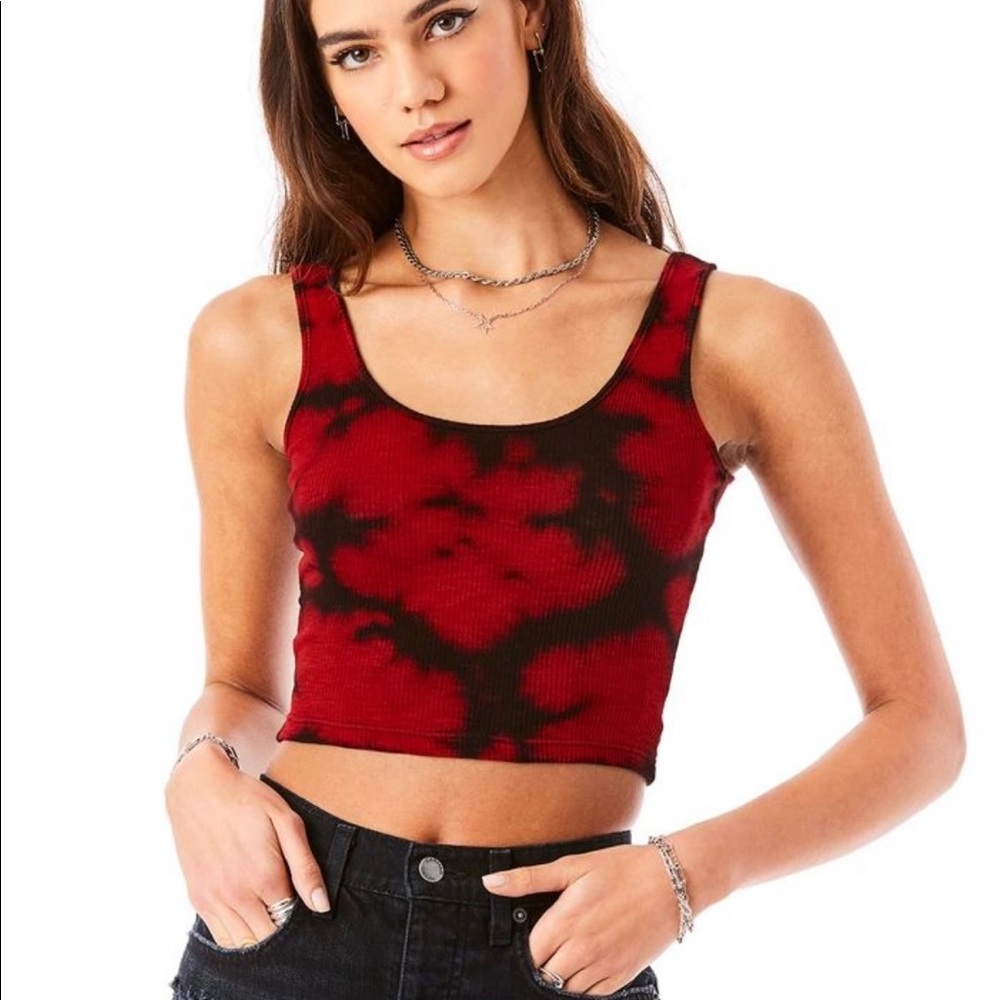 LF black and red tie cropped tank top